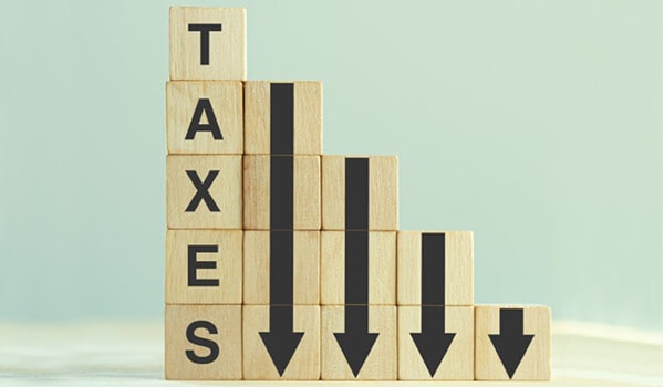 Tax picture by Paradee Paradee/Dreamstime.com